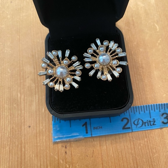 Costume Pearl Firework earrings - Picture 2 of 4